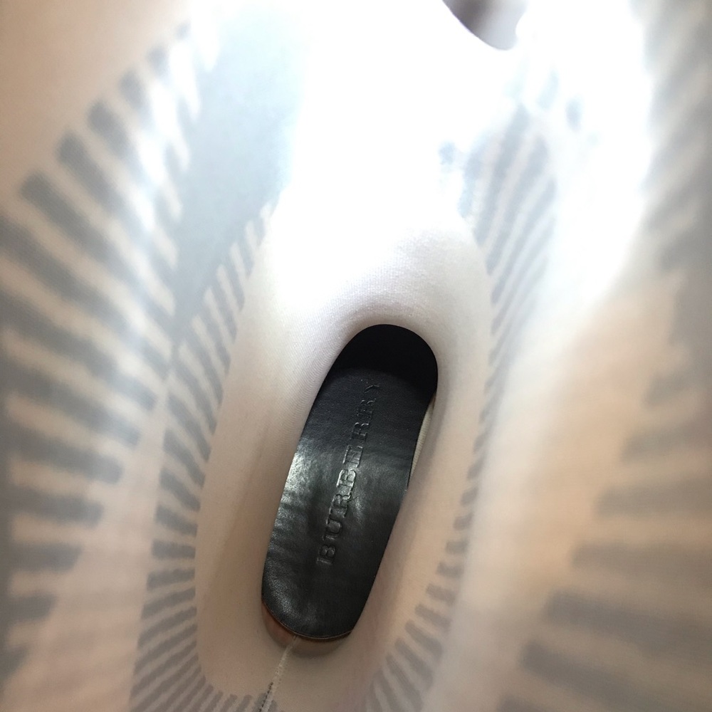 Authentic Burberry Rainboots! (Fits US Size 7-8) - Picture 6 of 6